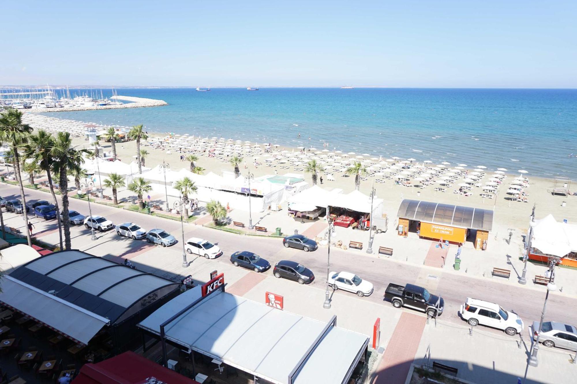 Lazuli Sea View Beachfront Ap 21 Lárnaca Exterior foto