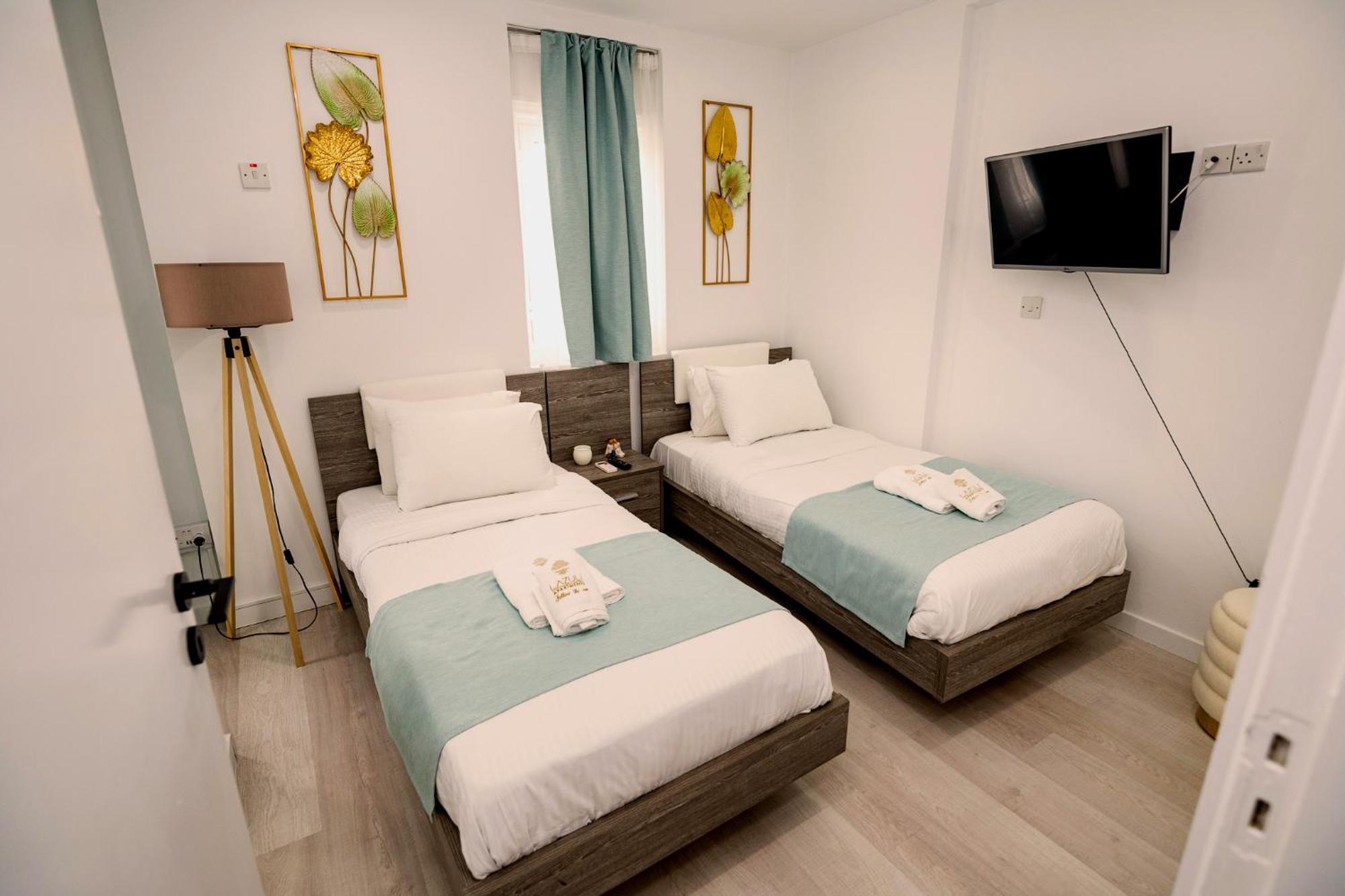 Lazuli Sea View Beachfront Ap 21 Lárnaca Exterior foto